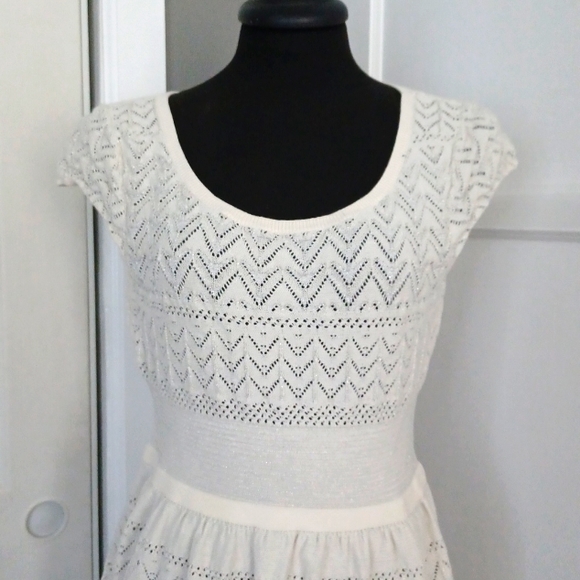 American Eagle Outfitters white and silver knit eyelet dress - Picture 4 of 10